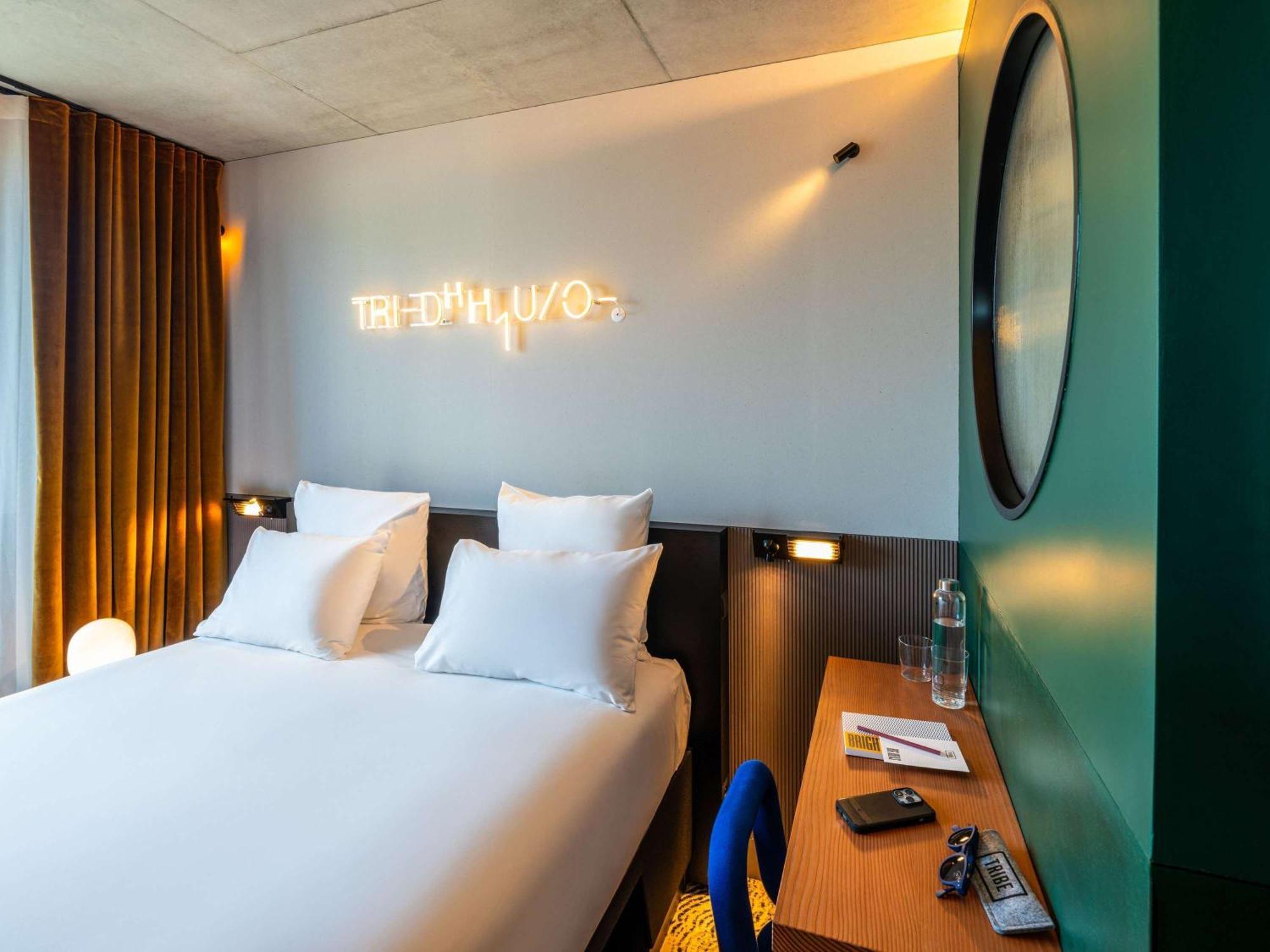 Tribe Paris Clichy Hotel Exterior photo