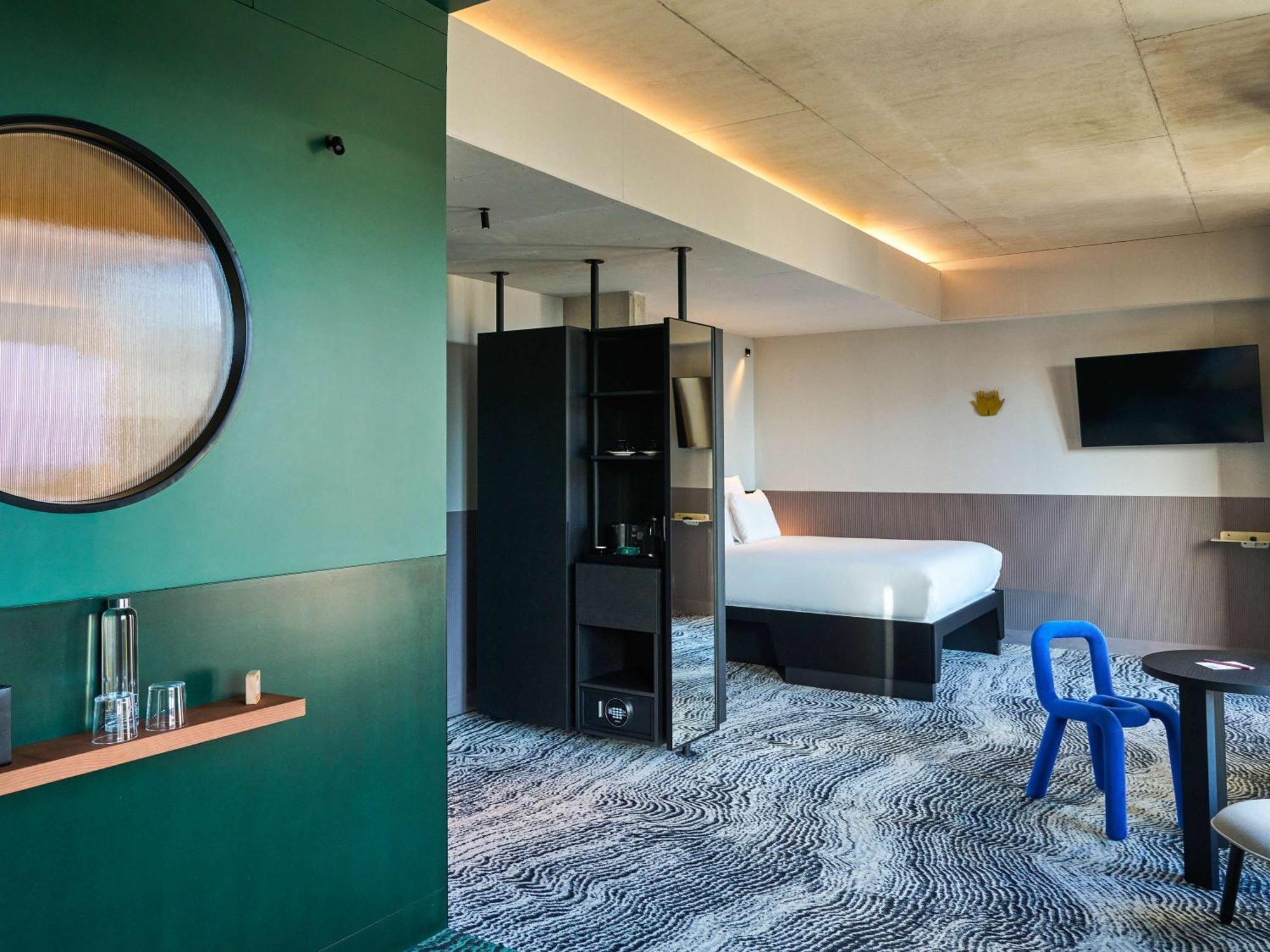 Tribe Paris Clichy Hotel Exterior photo