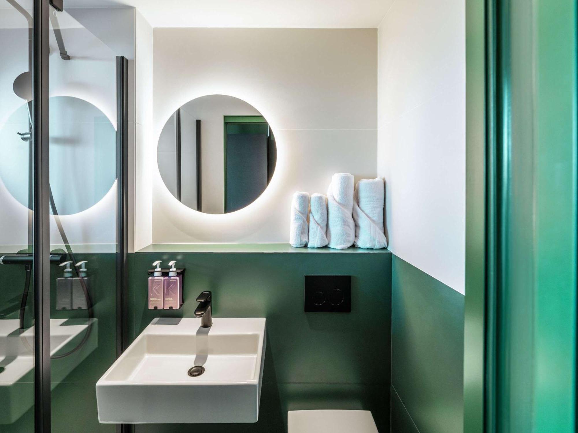 Tribe Paris Clichy Hotel Exterior photo